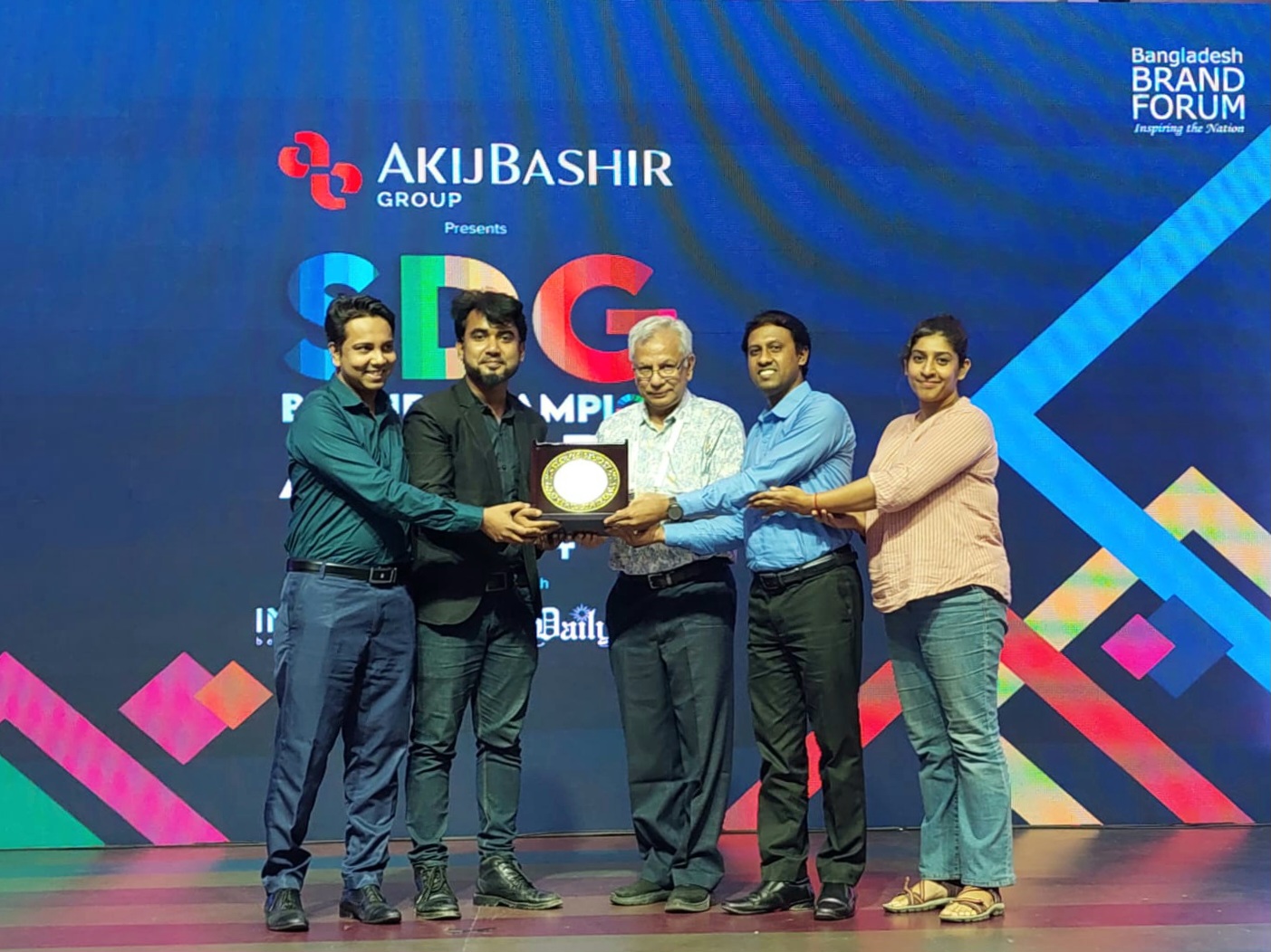 ‘এসডিজি ব্র্যান্ড চ্যাম্পিয়ন অ্যাওয়ার্ড ২০২৪’পেল মিশন গ্রিন বাংলাদেশ